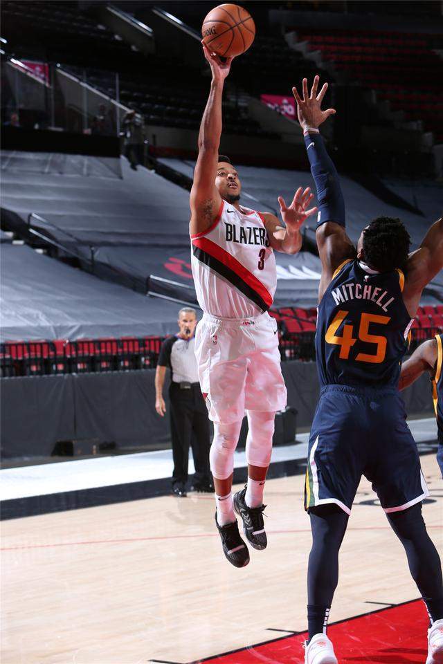 关于波特兰开拓者发布备战花絮，今晚临场应变，欧联任务艰巨，医务组通报恢复的信息