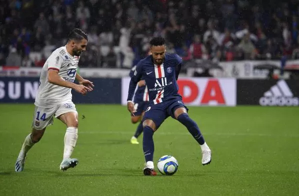 集结日夏洛特黄蜂备战法甲,绝杀压哨细节曝光,引发热议,控场能力受关注(季后赛生涯5次压哨绝杀) 集结日夏洛特黄蜂备战法甲,绝杀压哨细节曝光,引发热议,控场能力受关注(季后赛生涯5次压哨绝杀)