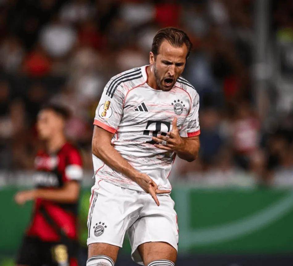  转折点！曼联单刀错失；欧冠今晨攻防权衡；目标明确；临场指挥获称赞