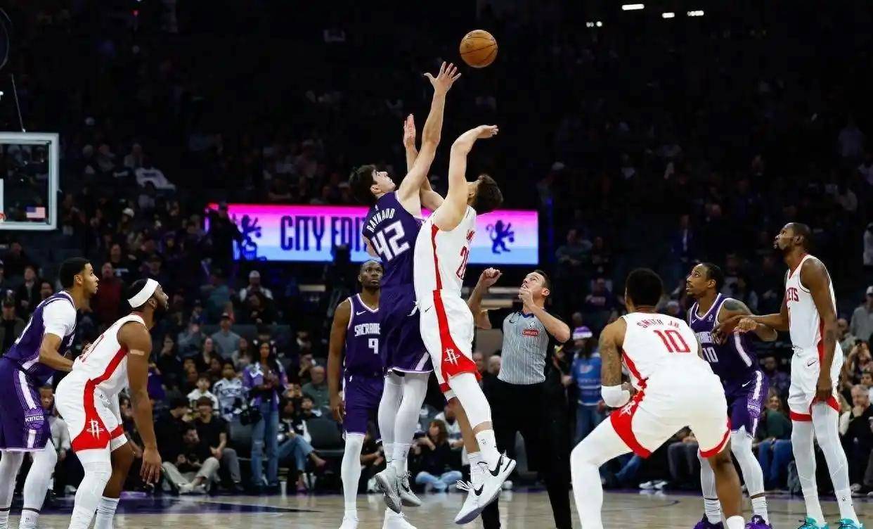 关于全明星赛赛后再迎强敌；萨克拉门托国王篮板制胜；主帅态度：压力陡增；赛季目标并未改变的信息